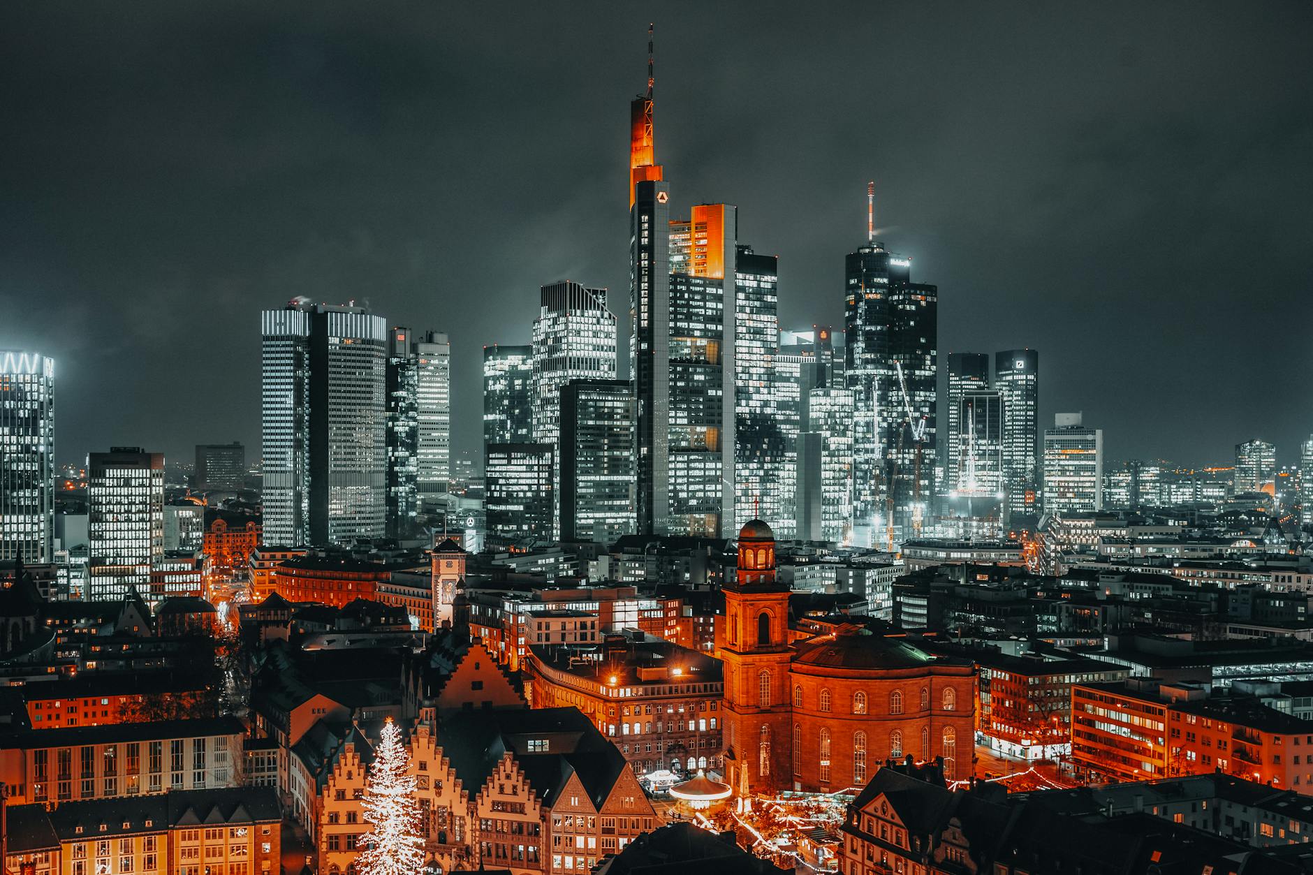 Sparkling Views: The Ultimate Guide to Window Cleaning in Frankfurt
