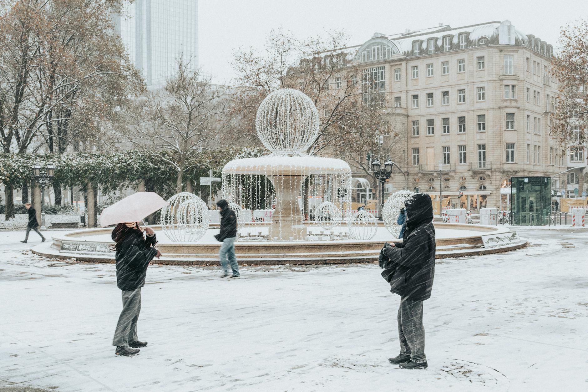 Window Cleaning in Frankfurt After Winter: Essential Tips for a Fresh Start