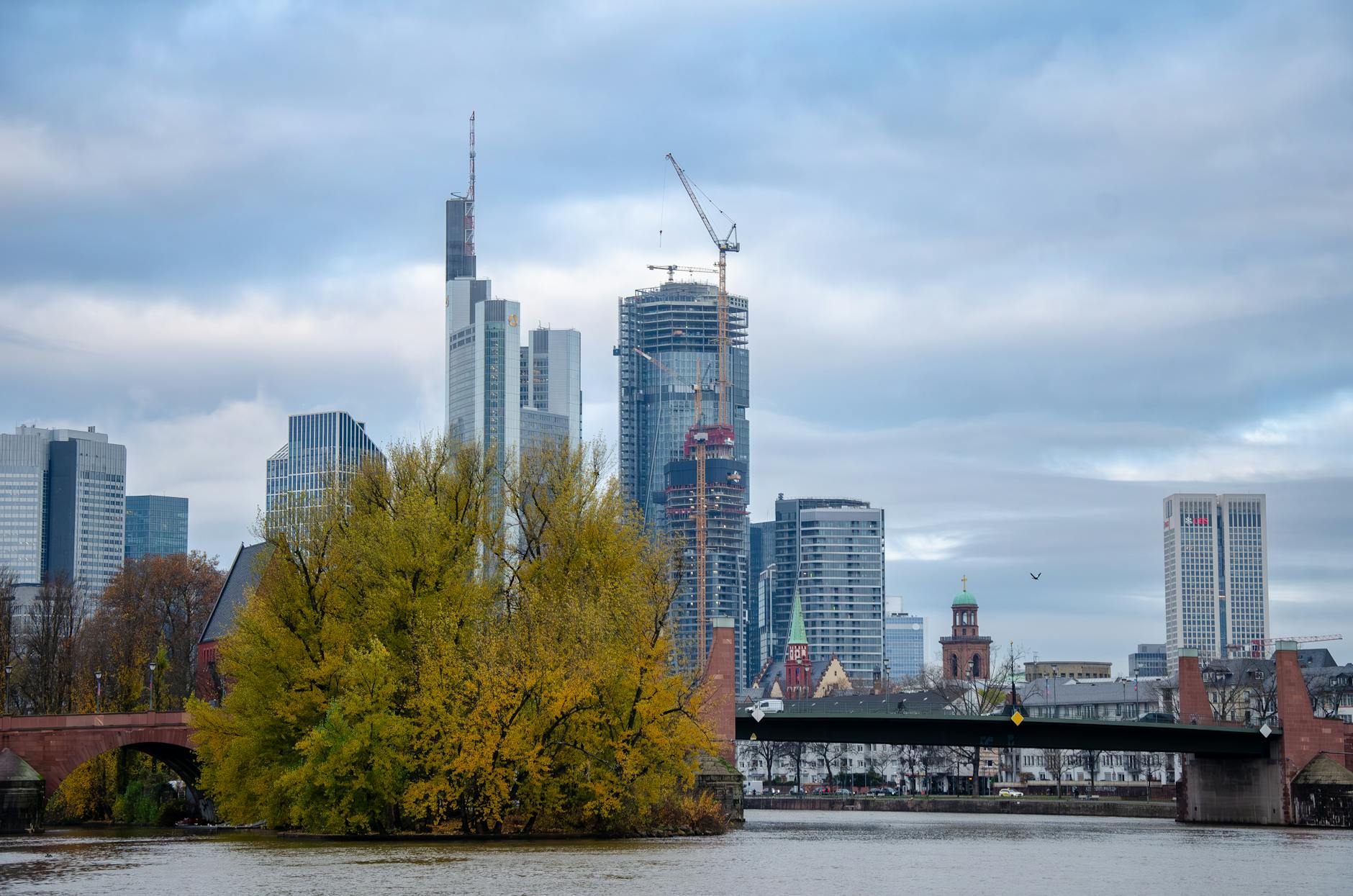 Fensterreinigung in Frankfurt: Ihre umfassende Checkliste für strahlend saubere Fenster